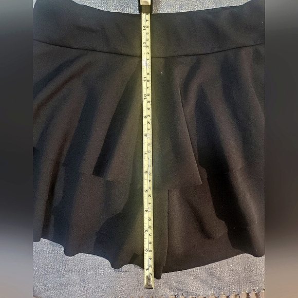 Black Skort (Skirt with shorts) - Picture 7 of 7